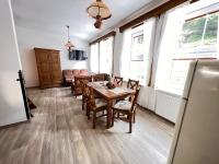 TV a/nebo společenská místnost v ubytování PENSION POD SKALOU