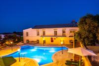 Basen w obiekcie Orestis Hotel Sea View Apartments lub w pobliżu