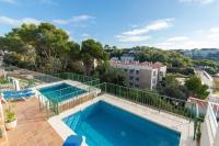 Bazén v ubytování Casa Lluís by Sonne Villas nebo v jeho okolí