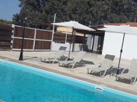 Bazén v ubytování Sunset Villa nebo v jeho okolí