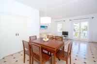 Televízia a/alebo spoločenská miestnosť v ubytovaní Villa Alzina by Sonne Villas