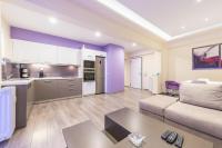 Kuchyňa alebo kuchynka v ubytovaní An Impressive 2 bdr Apt in Glyfada