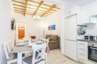 A kitchen or kitchenette at CA S'AVI BIEL