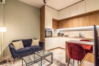 Kuchyň nebo kuchyňský kout v ubytování Cozy Apartment - 8' To Panormou Metro Station