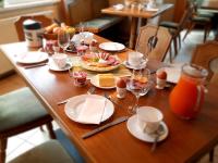 Jídlo v hotelu nebo okolí