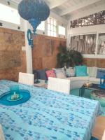 Posedenie v ubytovaní Villa Rosa meravigliosa con piscina interna