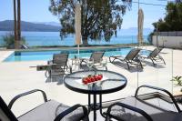 Bazén v ubytovaní ALMYRA seafront residence alebo v jeho blízkosti