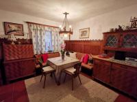 Kuchyňa alebo kuchynka v ubytovaní 70qm 3-Zimmer Apartment am Tauernradweg in Hallein bei Salzburg, nahe Berchtesgaden, Roßfeld, Kehlsteinhaus, Obersalzberg, Watzmann, Schönau am Königsee, Bad Vigaun, Schloss Hellbrunn, Burg Hohen Salzburg, Burg Hohen Werfen # Beherbergungsbetrieb OC45