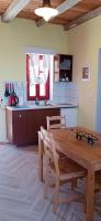 Kuchyňa alebo kuchynka v ubytovaní Anemos Guest House Karpathos