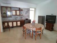 A kitchen or kitchenette at La Nuova Casetta