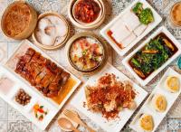 Jídlo v hotelu nebo okolí