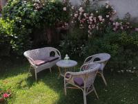 A garden outside B&B Alle Ortensie Blu