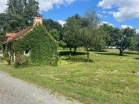 Vonkajšia záhrada v ubytovaní Lake View Cottage close to Le Mans 24H circuit