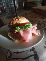 Jedlo v ubytovaní bed & breakfast alebo blízkom okolí