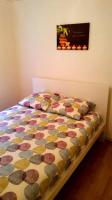 Een bed of bedden in een kamer bij Joli T2 &agrave; Plougastel Daoulas