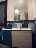A bathroom at HomeStyle Agorà
