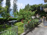Ogród w obiekcie Apartment Punto Lago by Interhome