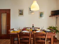 Telewizja i/lub zestaw kina domowego w obiekcie Apartment Punto Lago by Interhome