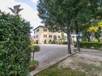 Vonkajšia záhrada v ubytovaní Holiday Home Giuggiolo - Giuggiolo 2 by Interhome