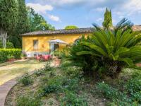 Vonkajšia záhrada v ubytovaní Holiday Home Giuggiolo - Giuggiolo 2 by Interhome
