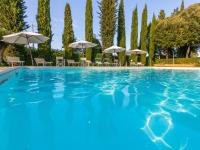 Bazén v ubytovaní Holiday Home Giuggiolo - Giuggiolo 2 by Interhome alebo v jeho blízkosti