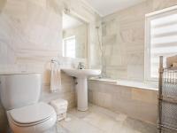 Kúpeľňa v ubytovaní Holiday Home La Veleta by Interhome