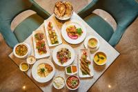 Jídlo v hotelu nebo okolí