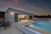 Bazén v ubytování Villa Coralis With Heated Pool nebo v jeho okolí