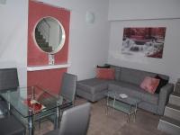 Posedenie v ubytovaní Attic Apartments