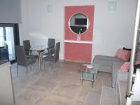 Posedenie v ubytovaní Attic Apartments