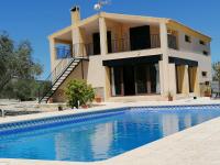 Bazén v ubytování Habitaciones en Finca Olivo y Almendro nebo v jeho okolí