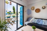 Posezení v ubytování Sea Breeze 1-BR Apt in Pyla