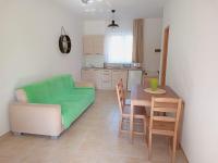 Kuchnia lub aneks kuchenny w obiekcie Flauta Apartamenty Rodzinne