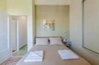 Posteľ alebo postele v izbe v ubytovaní Renaissance Apartment, feeling the heartbeat of Rethymno!