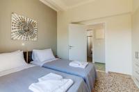 Posteľ alebo postele v izbe v ubytovaní Renaissance Apartment, feeling the heartbeat of Rethymno!