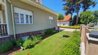 Ogród w obiekcie Apartments in Siofok - Balaton 41945