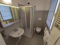 A bathroom at Therra Lodge
