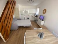 Kuchyňa alebo kuchynka v ubytovaní La maison de Jade Le Mabrouka