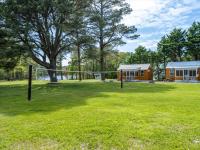 Ein Garten an der Unterkunft Beach Bum West-O Motel