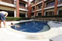 Der Swimmingpool an oder in der Nähe von Sun Hill Hotel Patong