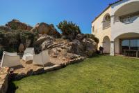 Vonkajšia záhrada v ubytovaní Your lovely and elegant home with garden sea view