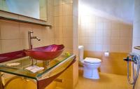 Kúpeľňa v ubytovaní Villa Spiros Imerolia Kassiopi