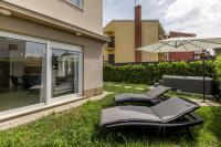 Vonkajšia záhrada v ubytovaní Apartment Dolce D