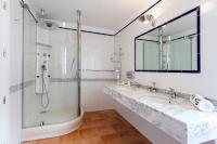 A bathroom at Stunning Villa with Breathtaking Ocean View
