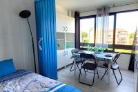 Łóżko lub łóżka w pokoju w obiekcie Hypercenter 27 M With Wifi And Shared Pool