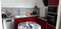 Kuchyňa alebo kuchynka v ubytovaní Triplex tout confort, plein centre ville Bauge en Anjou