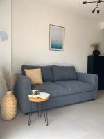 Posedenie v ubytovaní Sea View Apartment - first row to the beach