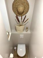 Kúpeľňa v ubytovaní Élégant appartement T2 en 1ère ligne de l'Étang de Thau avec terrasse - Cures et vacances