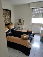 LE CALME AVEC TERRASSE ET FIBRE DEUX CHAMBRES - Housity
