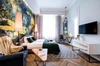 Telewizja i/lub zestaw kina domowego w obiekcie Arts Apartments - Kraków Old Town
